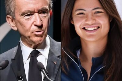 After her first-round victory at the 2025 US Open, Louis Vuitton’s big boss, Bernard Arnault, left everyone stunned by offering tennis star Emma Raducanu a whopping $5 million to promote the brand’s new design on her outfit and racket for the upcoming tournament
