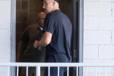 Travis sneaking into Taylor’s apartment with an iced coffee for her before an nyc football game… husbandly behavior