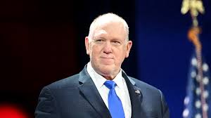 Border Czar Tom Homan: “Protest, But Don’t Cross the Line—Put a Hand on an Officer, Go to Jail”